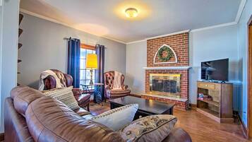 House (3 Bedrooms) | Front of property