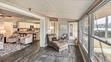 House (2 Bedrooms) | Interior