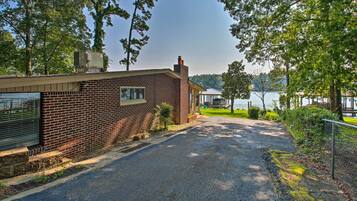 Rumah (2 Bedrooms) | Interior