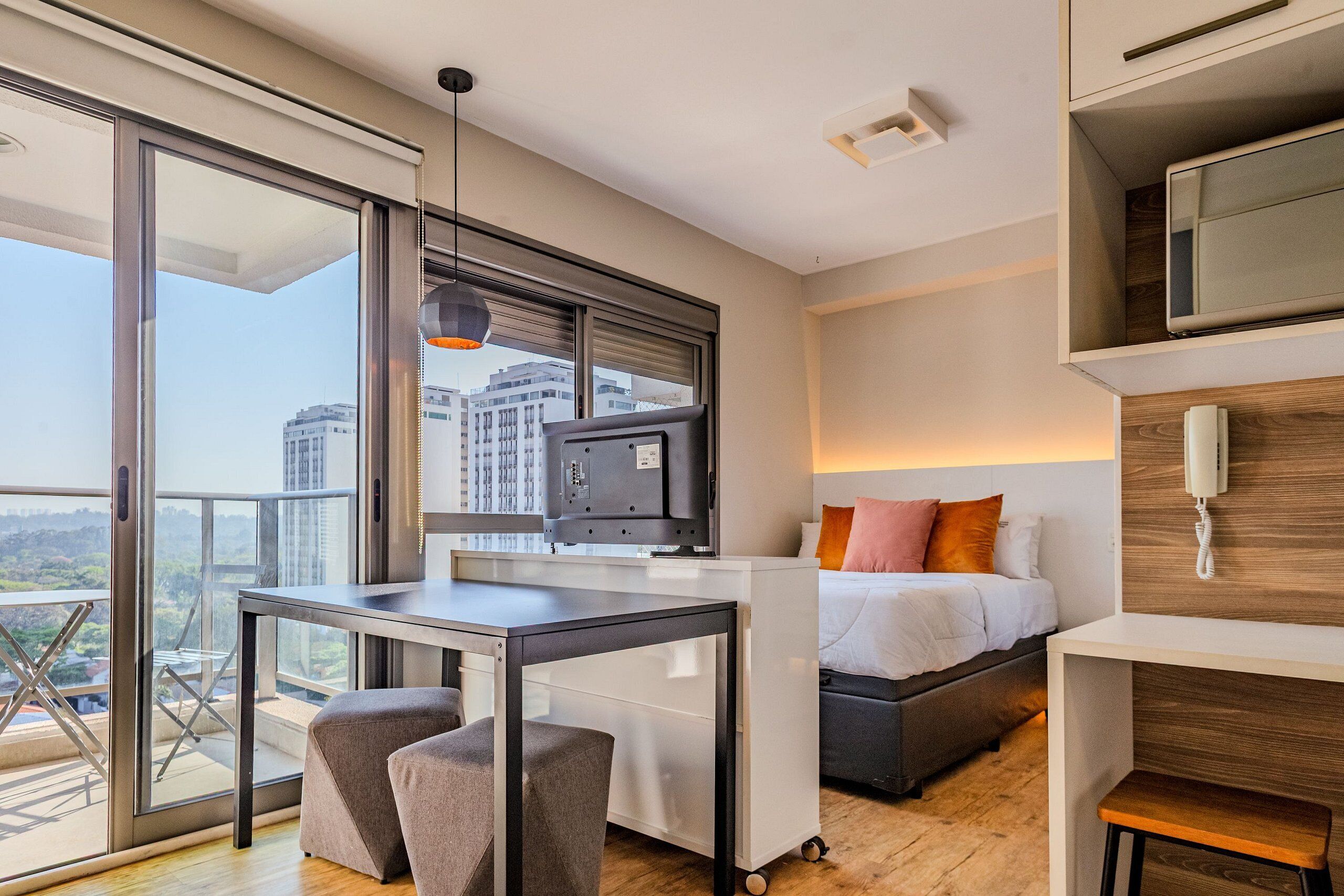 Apartamento básico | Escrivaninha, Wi-Fi de cortesia