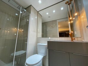 Basic Apartment | Bathroom