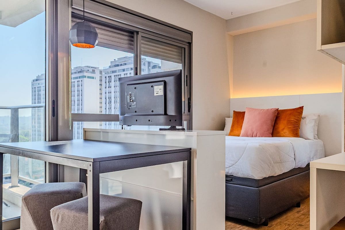 Apartamento básico | 1 dormitorio, escritorio, wifi gratis