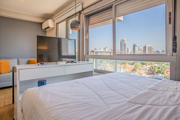 Basic Apartment | Meja, Wi-fi percuma 