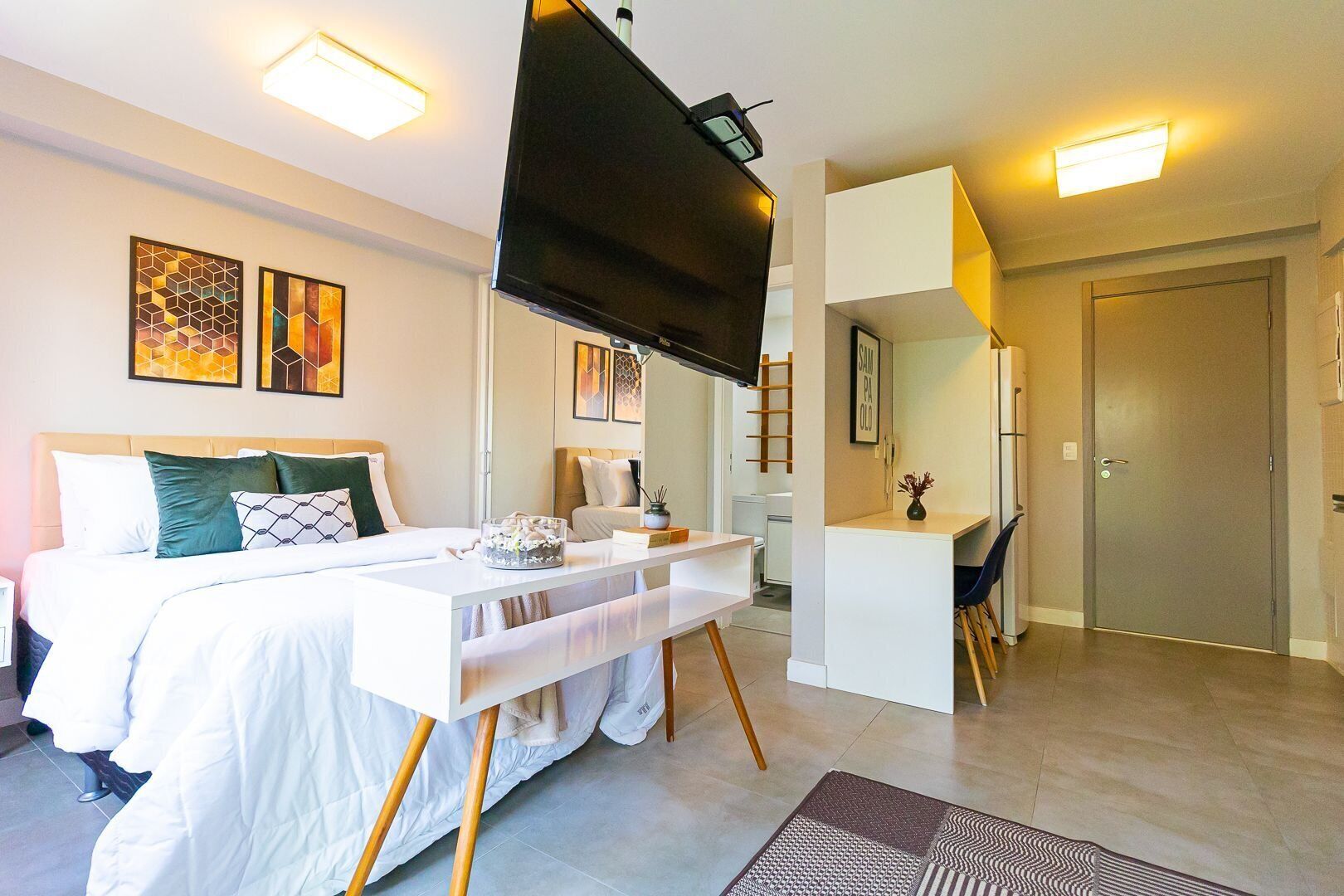 City Apartment | Desk, free WiFi