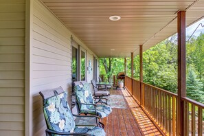 House (3 Bedrooms) | Interior - Private Lakefront Cabin w/ Hot Tub, Deck & Views (Spicer)