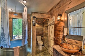 House (1 Bedroom) | Interior - Lily Pad on the Pond Broken Bow Home w/ Hot Tub (Broken Bow)