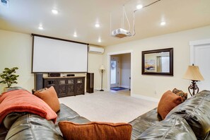 Apartment (2 Bedrooms) | 2 Schlafzimmer, Bügeleisen/Bügelbrett, kostenlose Babybetten, Bettwäsche