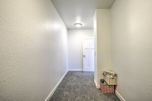 Cottage (1 Bedroom) | Interior - Cozy Darrington Cottage w/ Grill, Near Trails (Darrington)