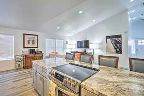 Cottage (1 Bedroom) | Interior - Cozy Darrington Cottage w/ Grill, Near Trails (Darrington)