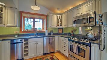 Cottage (2 Bedrooms) | Interior