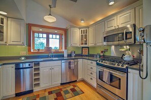 Cottage (2 Bedrooms) | Interior