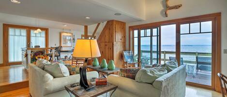 Cottage (2 Bedrooms) | Front of property