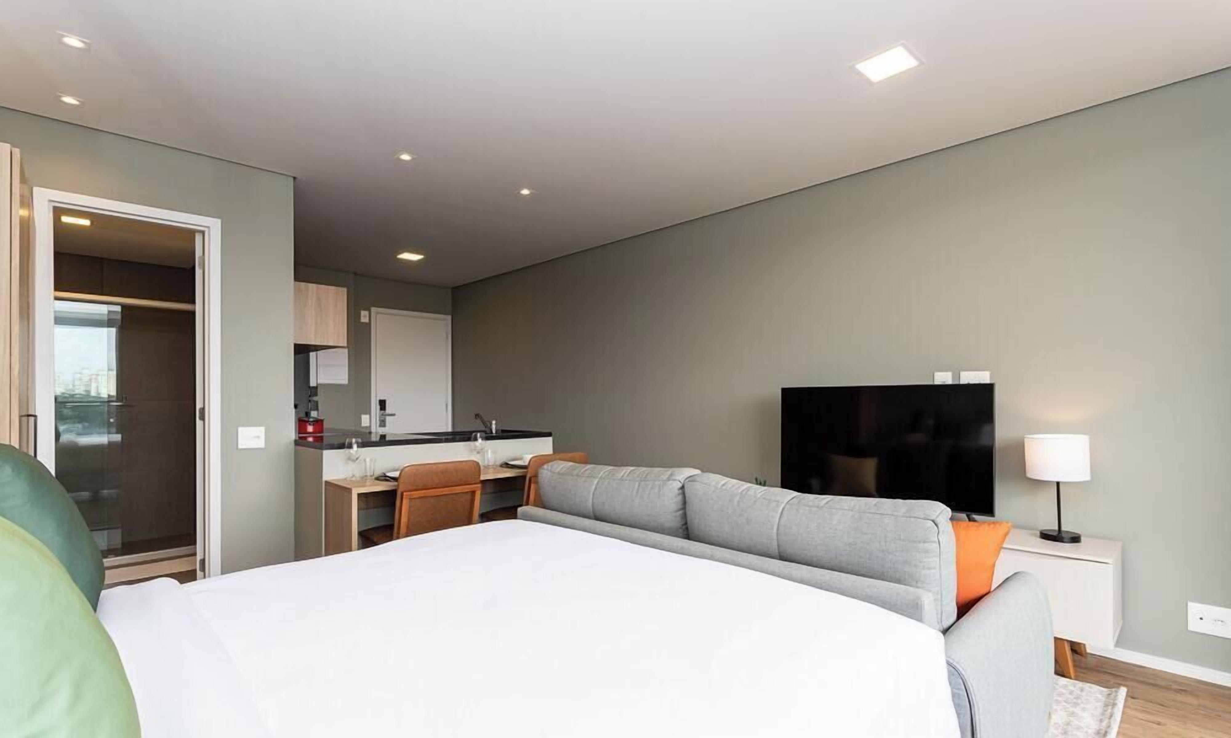 Basic Apartment | Iron/ironing board, WiFi (free), bed sheets