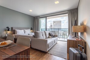 32–tuumainen äly-TV, jossa digitaalikanavat