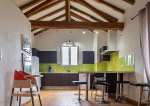 Réfrigérateur, micro-ondes, four, lave-vaisselle