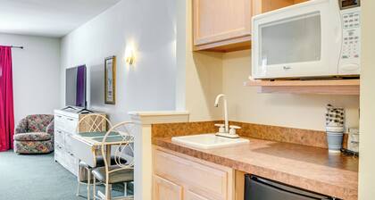 Pigeon Studio ~ 4 Mi to Caseville Public Beach!