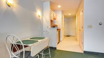 Apartment (0 Bedroom) | Interior