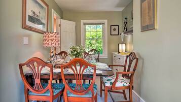 Cottage (2 Bedrooms) | Interior