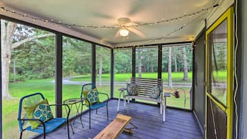 Rumah (2 Bedrooms) | Teras/patio