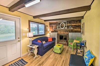 Rustic Hideaway w/ Fire Pit < 1 Mi to River!