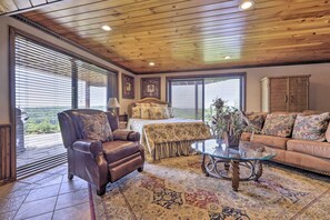 Apartment (0 Bedroom) | Interior