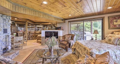 Cozy Studio: Indoor Hot Tub & Inground Pool Access
