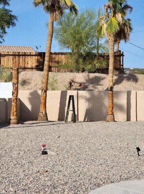 Property grounds - Wayfarer, TIKI's and a pool (Lake Havasu City)