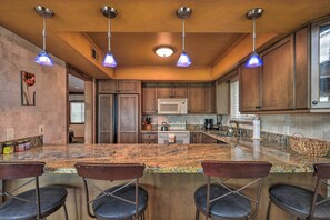 Micro-ondes, four, plaque de cuisson, lave-vaisselle