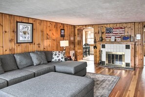House (5 Bedrooms) | Interior