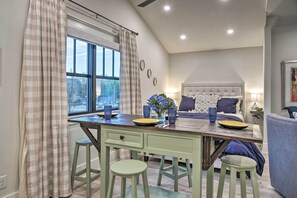 Apartment (0 Bedroom) | Interior