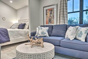 Apartment (0 Bedroom) | Interior - Airy Bentonville Studio < 1 Mile to City Square! (Bentonville)