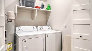 Apartment (0 Bedroom) | Interior