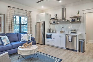 Apartment (0 Bedroom) | Interior - Airy Bentonville Studio < 1 Mile to City Square! (Bentonville)