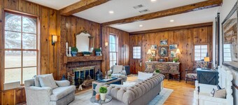 Historic Brookfield Farm Home ~ 14 Mi to Milwaukee