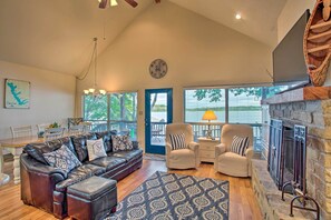 House (3 Bedrooms) | Interior - Private Dock & Fire Pit: Cedar Creek Lake Home (Eustace)