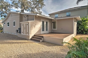 Cottage (2 Bedrooms) | Interior - Bright Sarasota Bungalow - 5 Mi to Siesta Beach! (Sarasota)