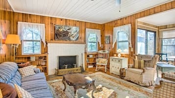 House (2 Bedrooms) | Front of property