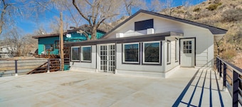 Updated Buffalo Springs House on the Lake!