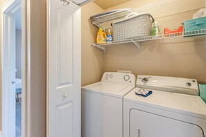 Apartment (3 Bedrooms) | Interior - Inviting Cheyenne Townhome ~ 4 Mi to Downtown (Cheyenne)