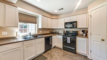 Apartment (3 Bedrooms) | Interior