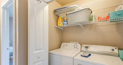 Inviting Cheyenne Townhome ~ 4 Mi to Downtown