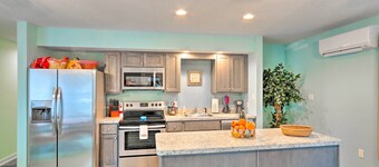 Unwind Fireside! Poconos Cottage 12 Mi to Slopes