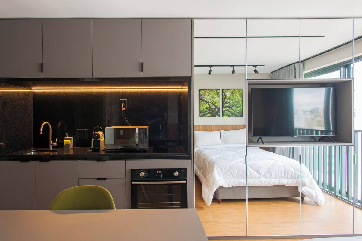 studio, 1 double bed | desk, laptop workspace, free wifi, bed sheets