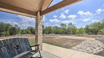 House (6 Bedrooms) | Interior