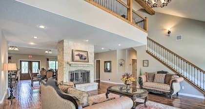 Luxury San Antonio Retreat: 110-acre Private Ranch