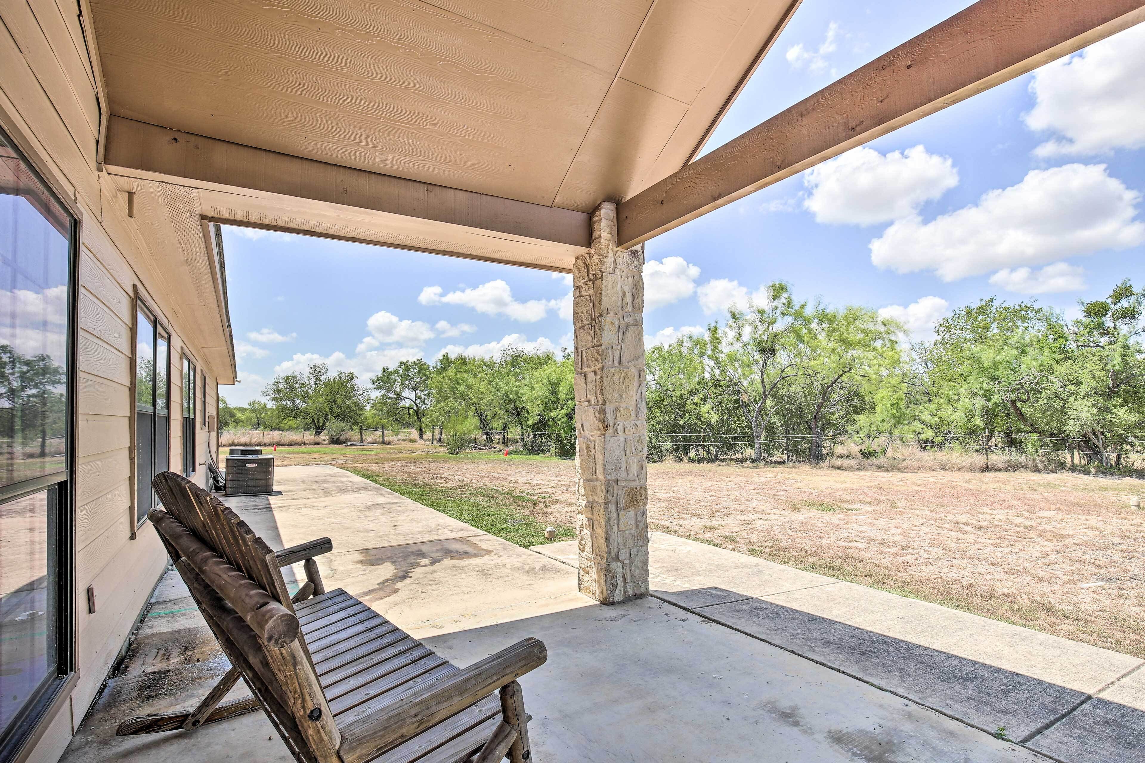 House (6 Bedrooms) | Interior