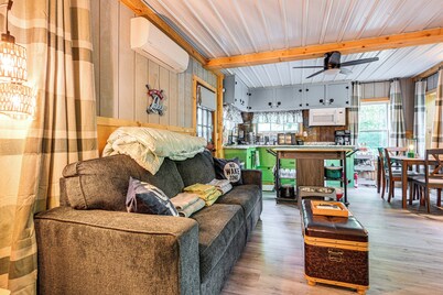 Bright Gladwin Cottage w/ Deck & Kayaks!
