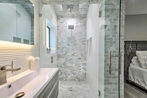 House (3 Bedrooms) | Interior - Upscale Home w/ Hot Tub: Walking Distance to Beach (Pompano Beach)