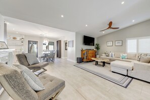 House (3 Bedrooms) | Interior - Upscale Home w/ Hot Tub: Walking Distance to Beach (Pompano Beach)