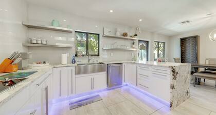 Upscale Home w/ Hot Tub: Walking Distance to Beach